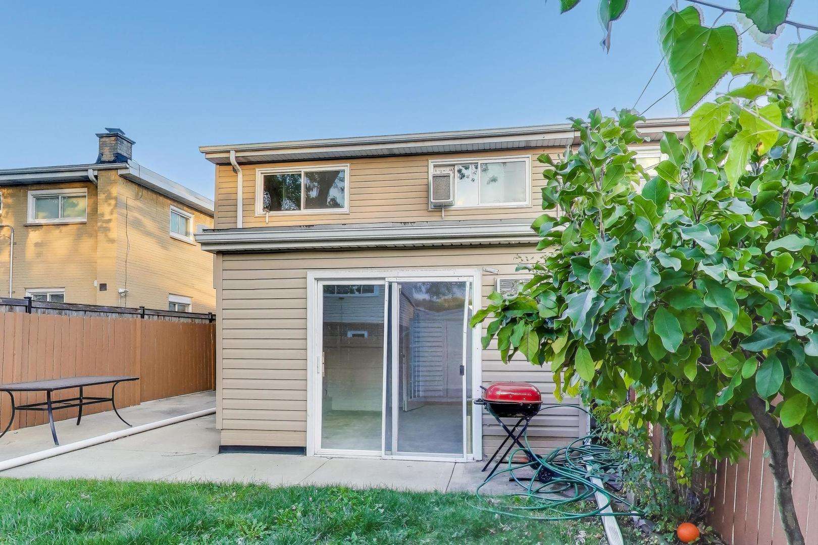 9454 Potter Road, Des Plaines, IL 60016