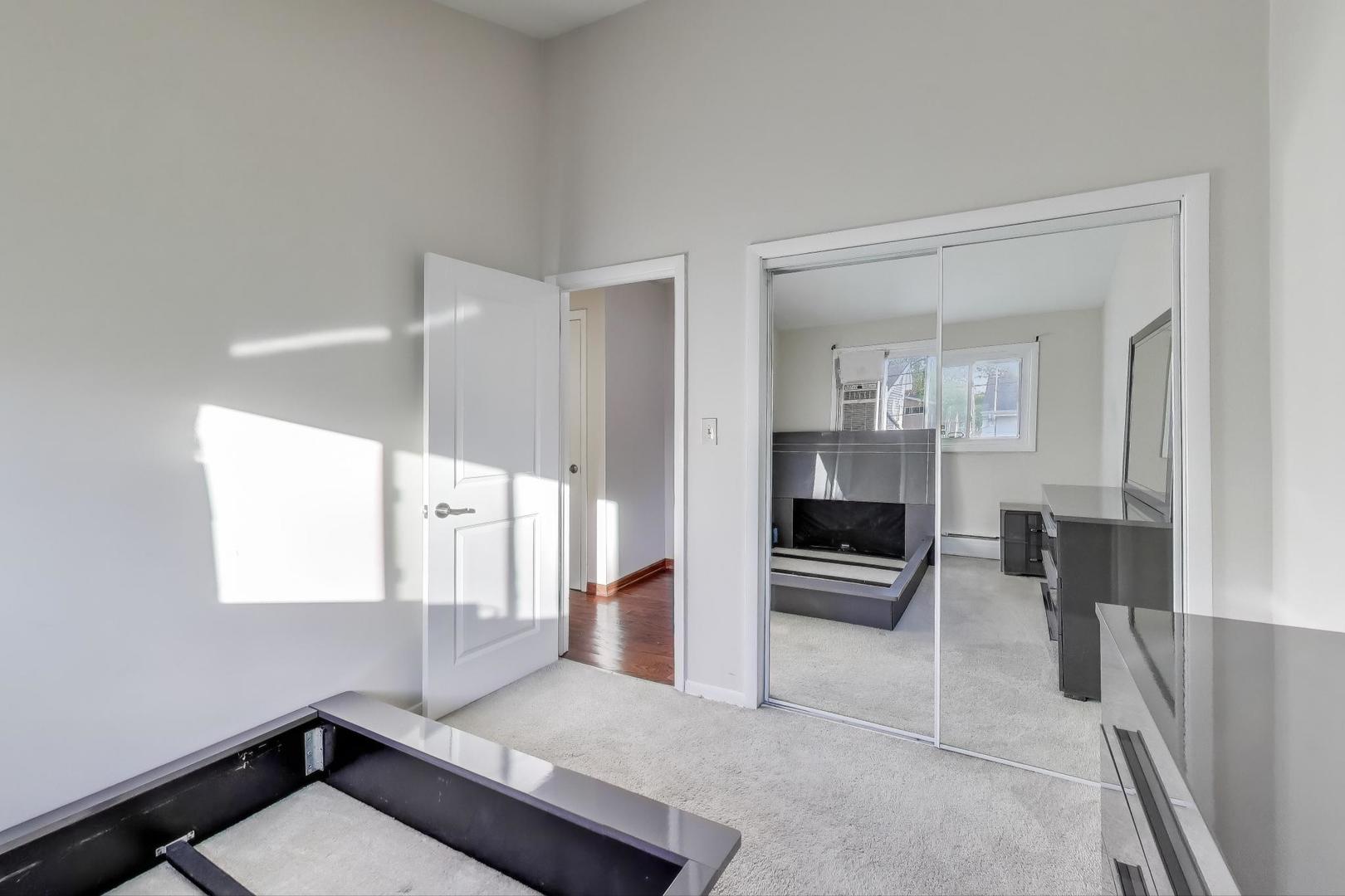 9454 Potter Road, Des Plaines, IL 60016