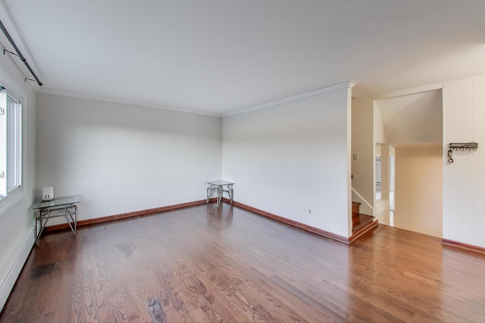 9454 Potter Road, Des Plaines, IL 60016