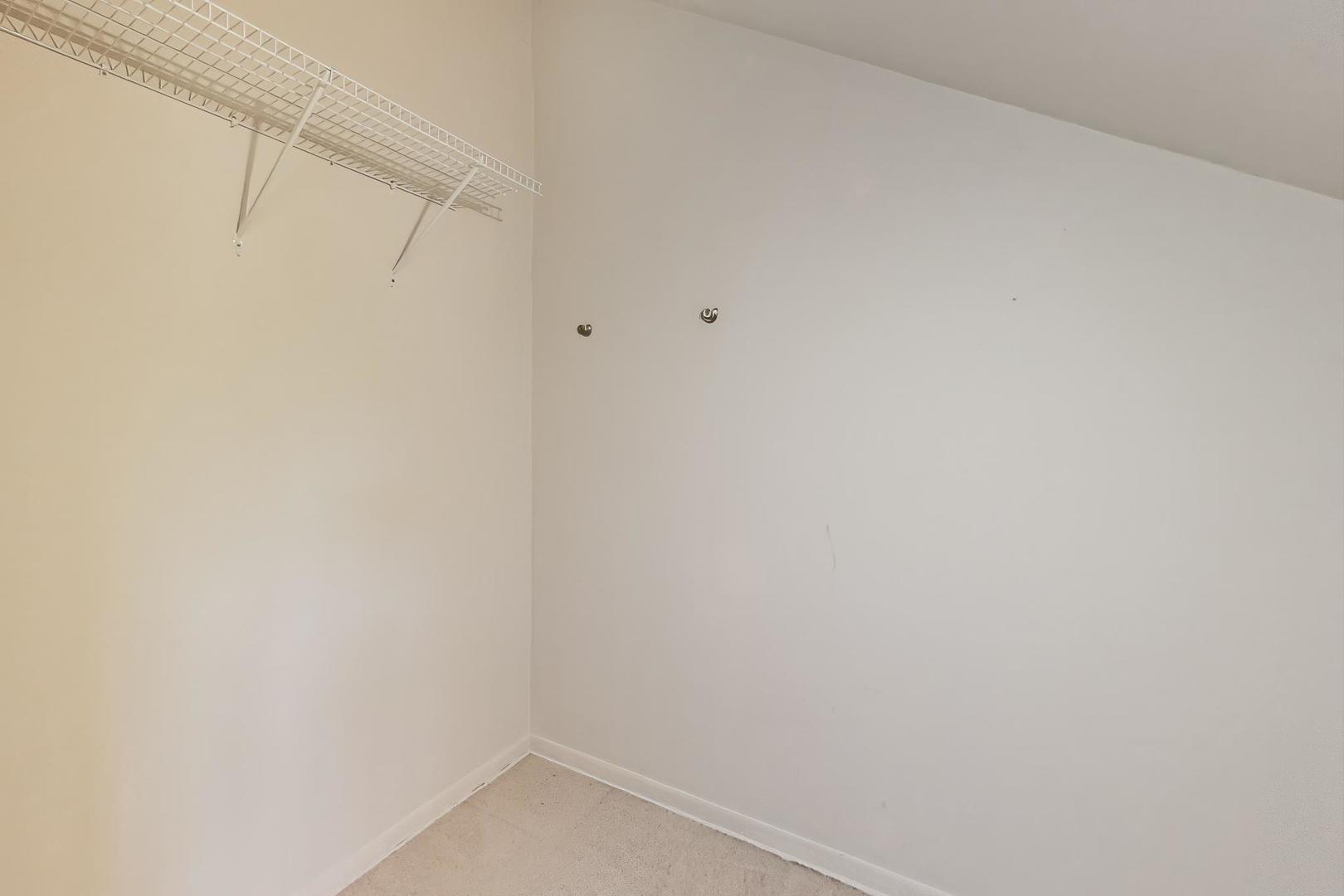 9454 Potter Road, Des Plaines, IL 60016