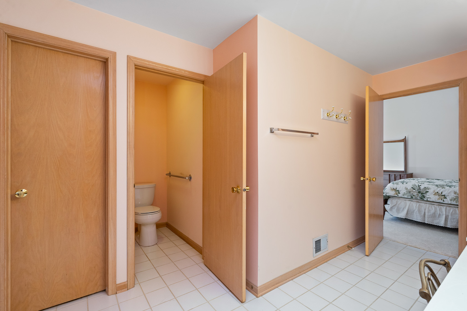 1078 Amber Drive, Lemont, IL 60439