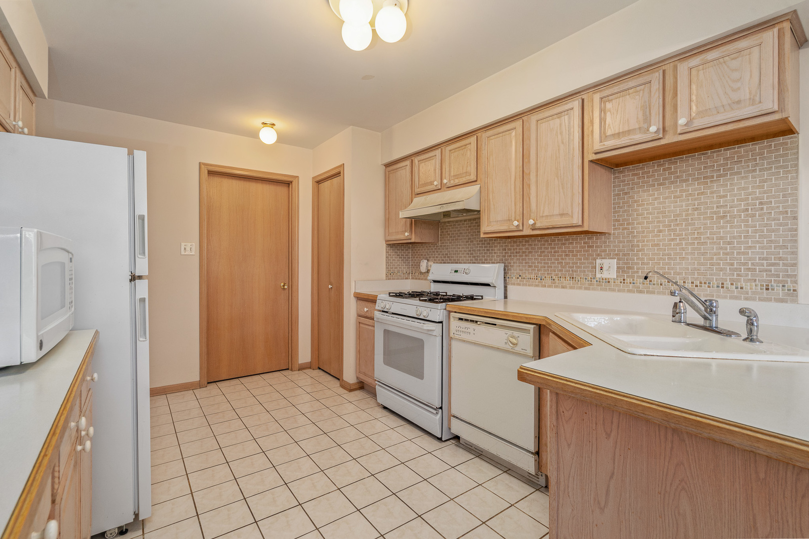 1078 Amber Drive, Lemont, IL 60439