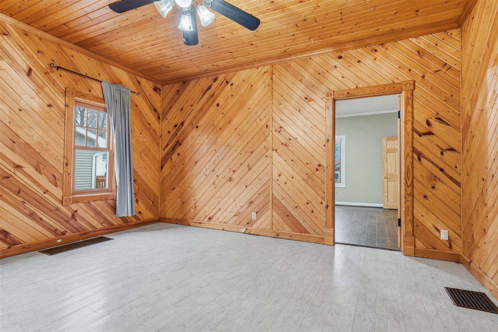 109 S Jefferson Street, Towanda, IL 61776