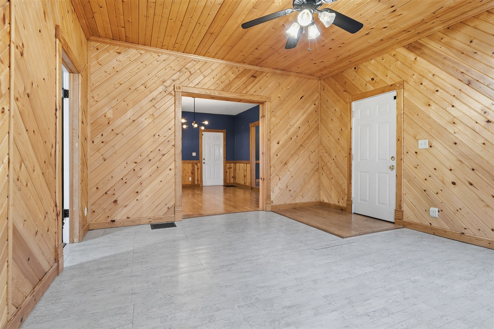 109 S Jefferson Street, Towanda, IL 61776