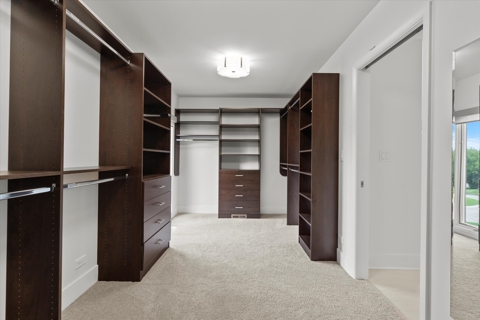 1912 Midwest Club Parkway, Oak Brook, IL 60523