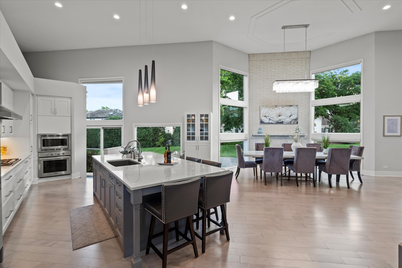 1912 Midwest Club Parkway, Oak Brook, IL 60523