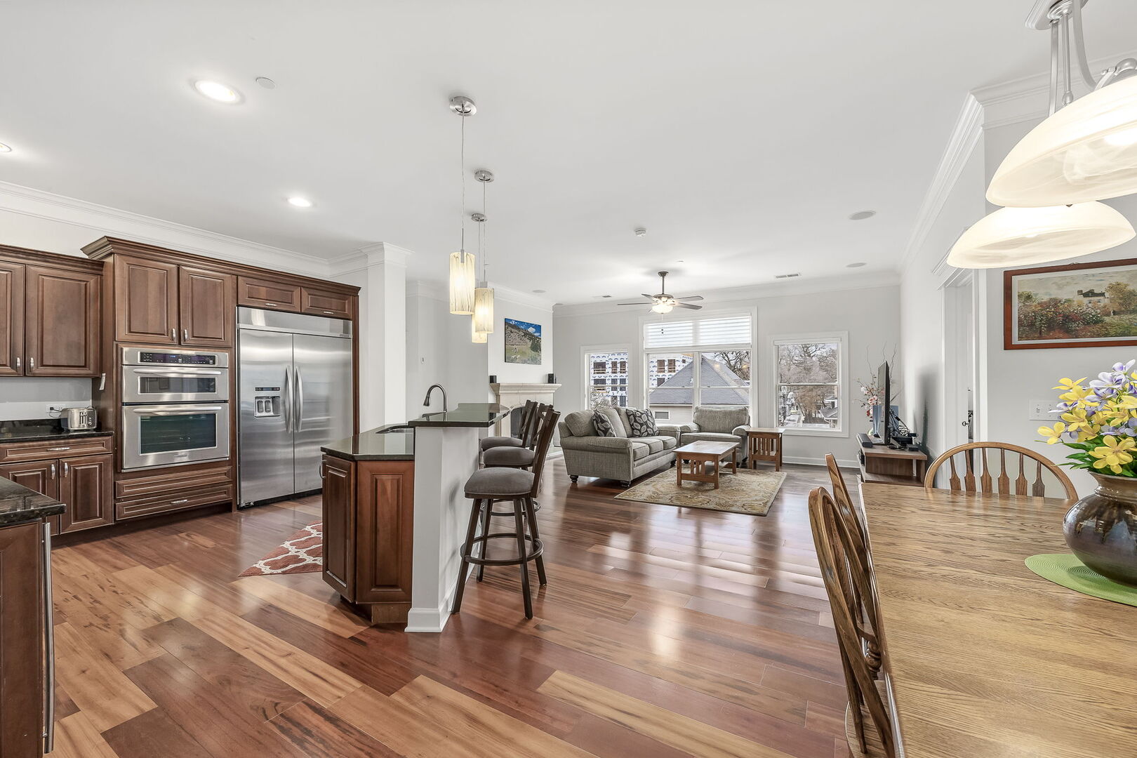 4929 FOREST Avenue #2E, Downers Grove, IL 60515