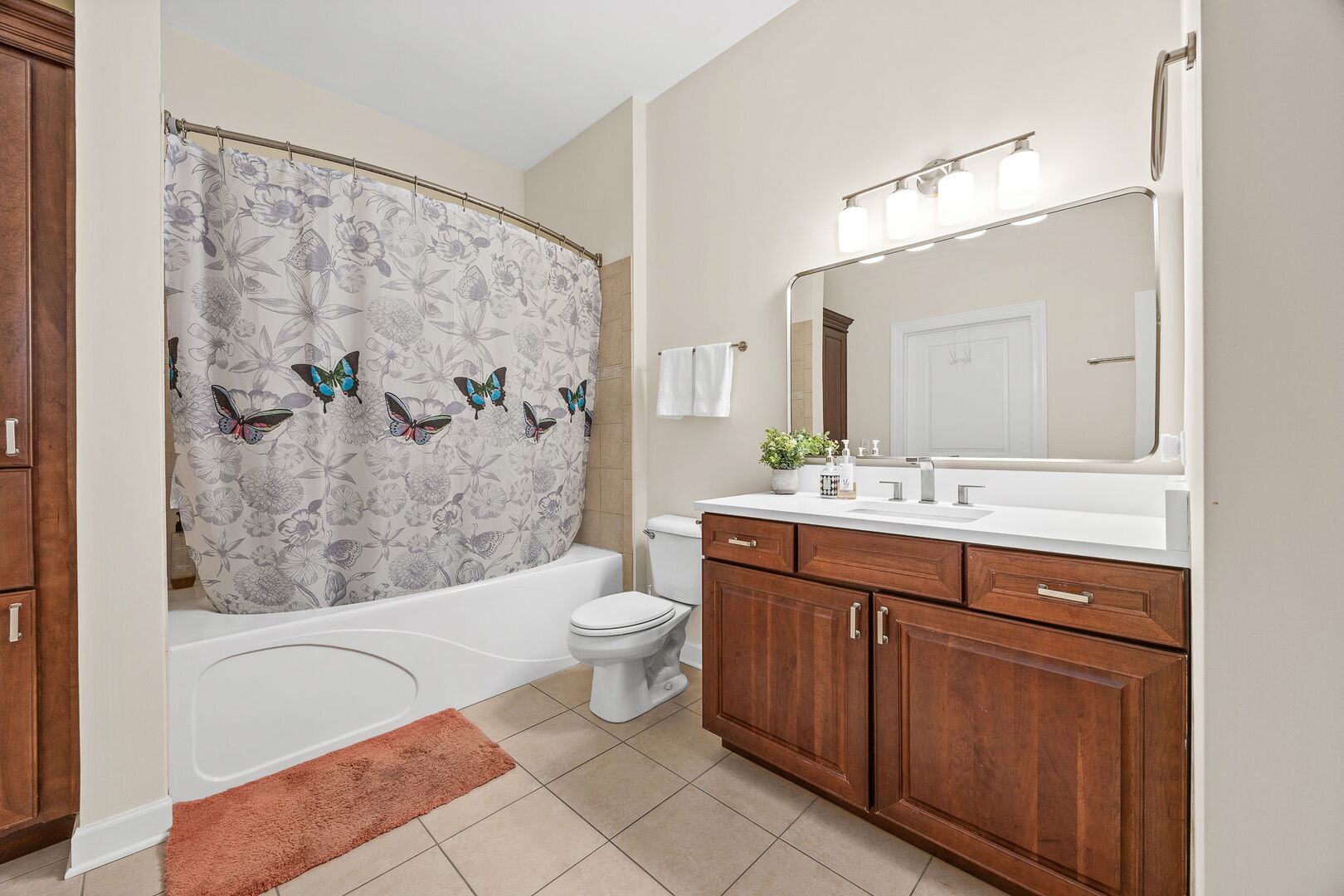 4929 FOREST Avenue #2E, Downers Grove, IL 60515