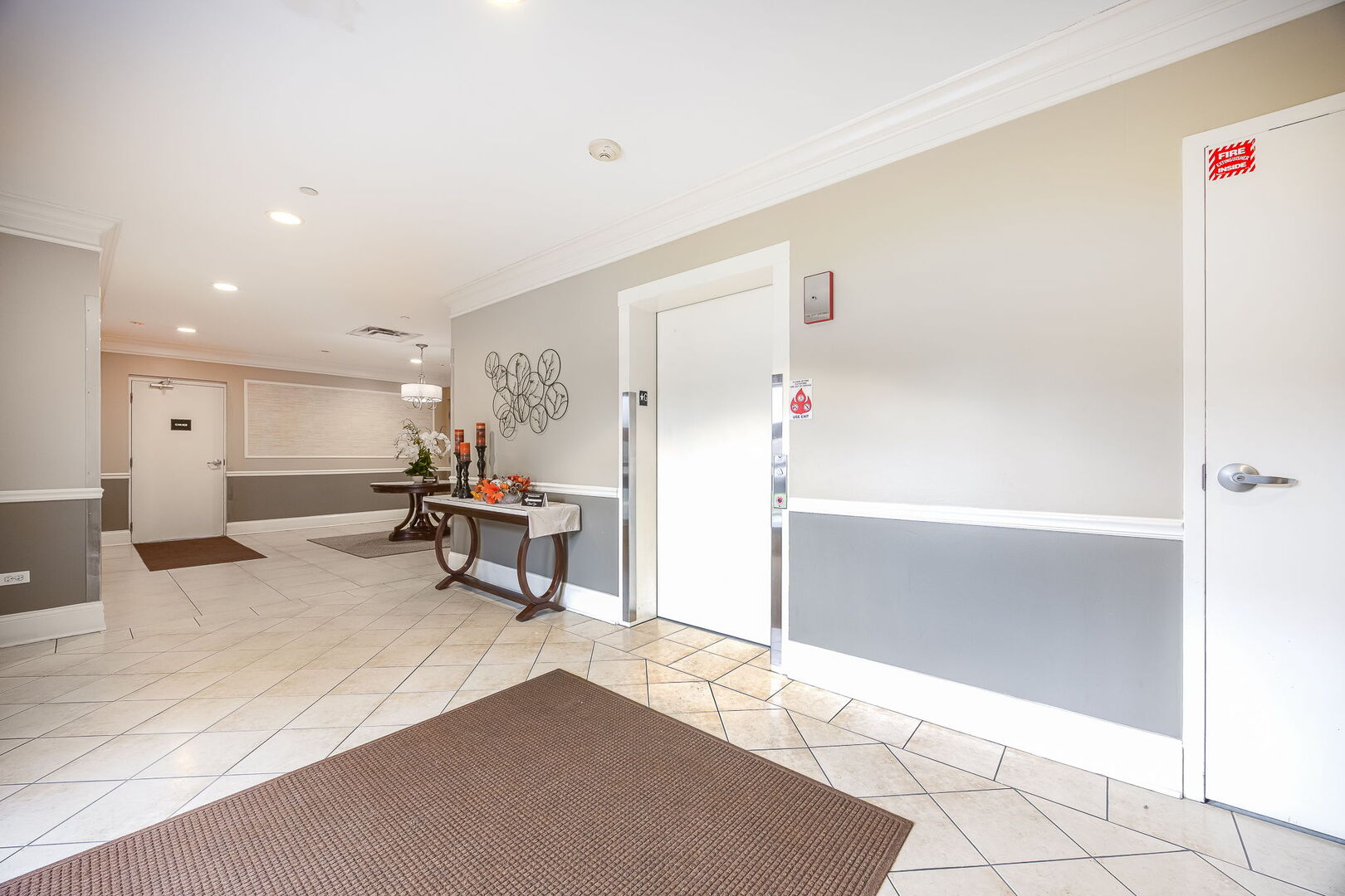 4929 FOREST Avenue #2E, Downers Grove, IL 60515