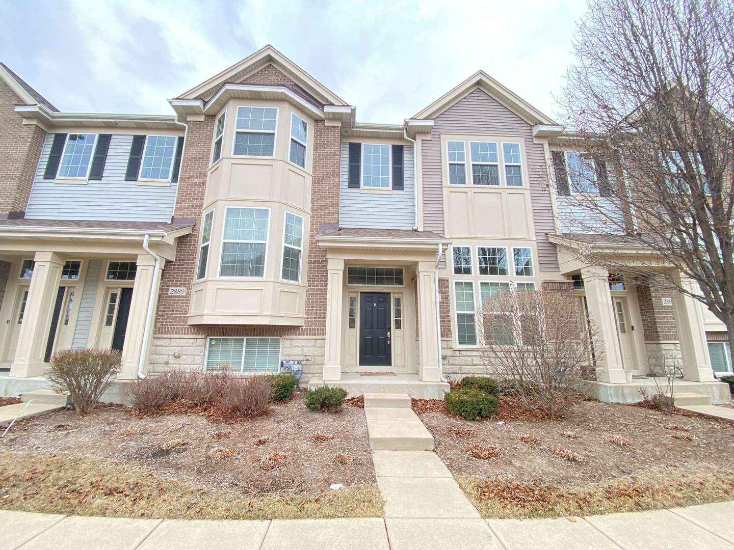 2891 Henley Lane #2891, Naperville, IL 60540