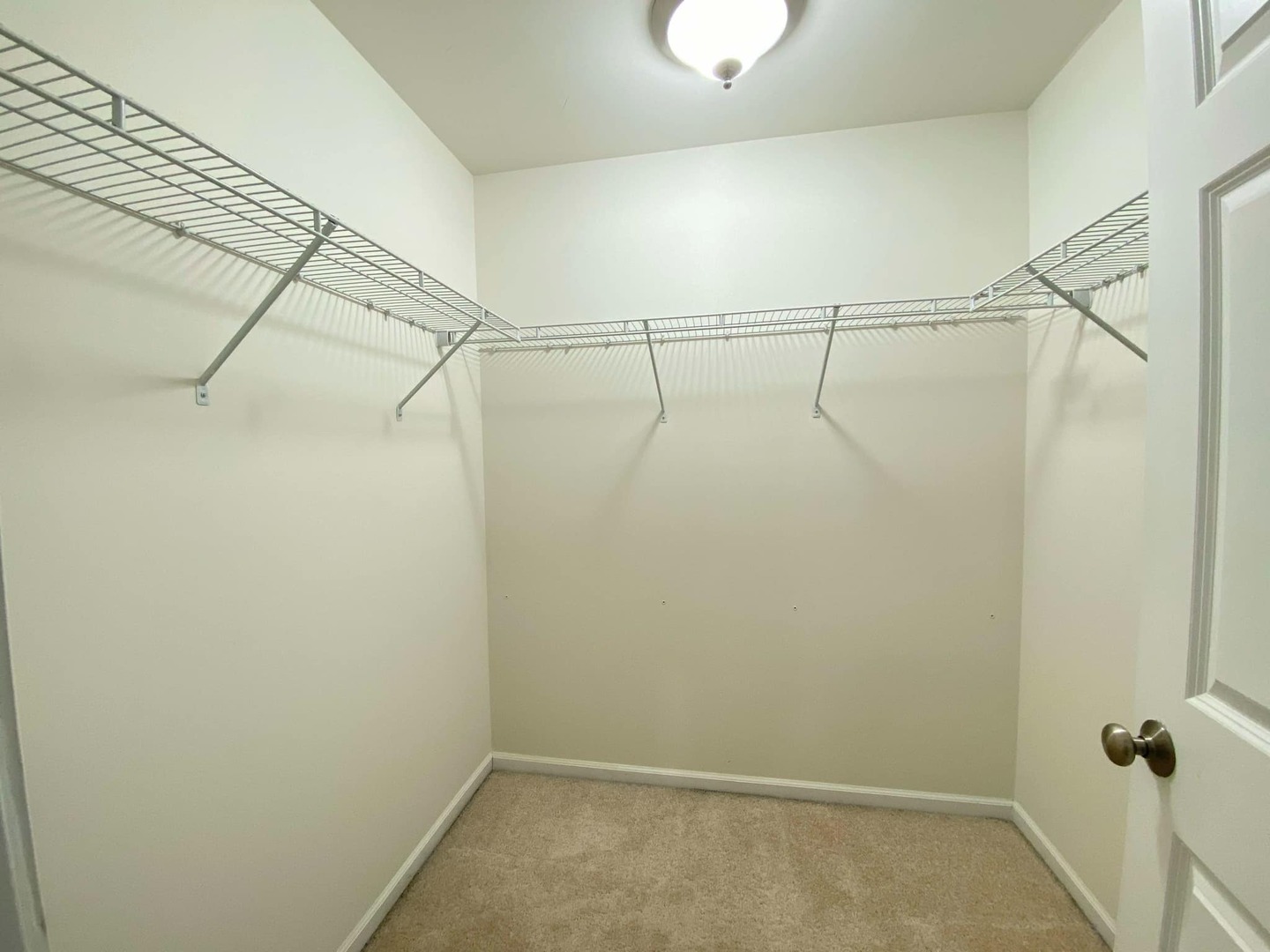 2891 Henley Lane #2891, Naperville, IL 60540