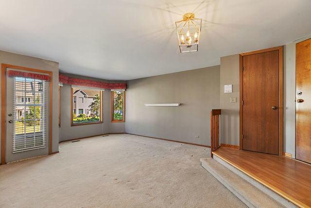 1871 Fox Run Drive #A, Elk Grove Village, IL 60007