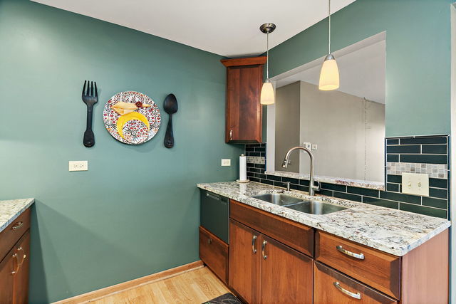 1871 Fox Run Drive #A, Elk Grove Village, IL 60007