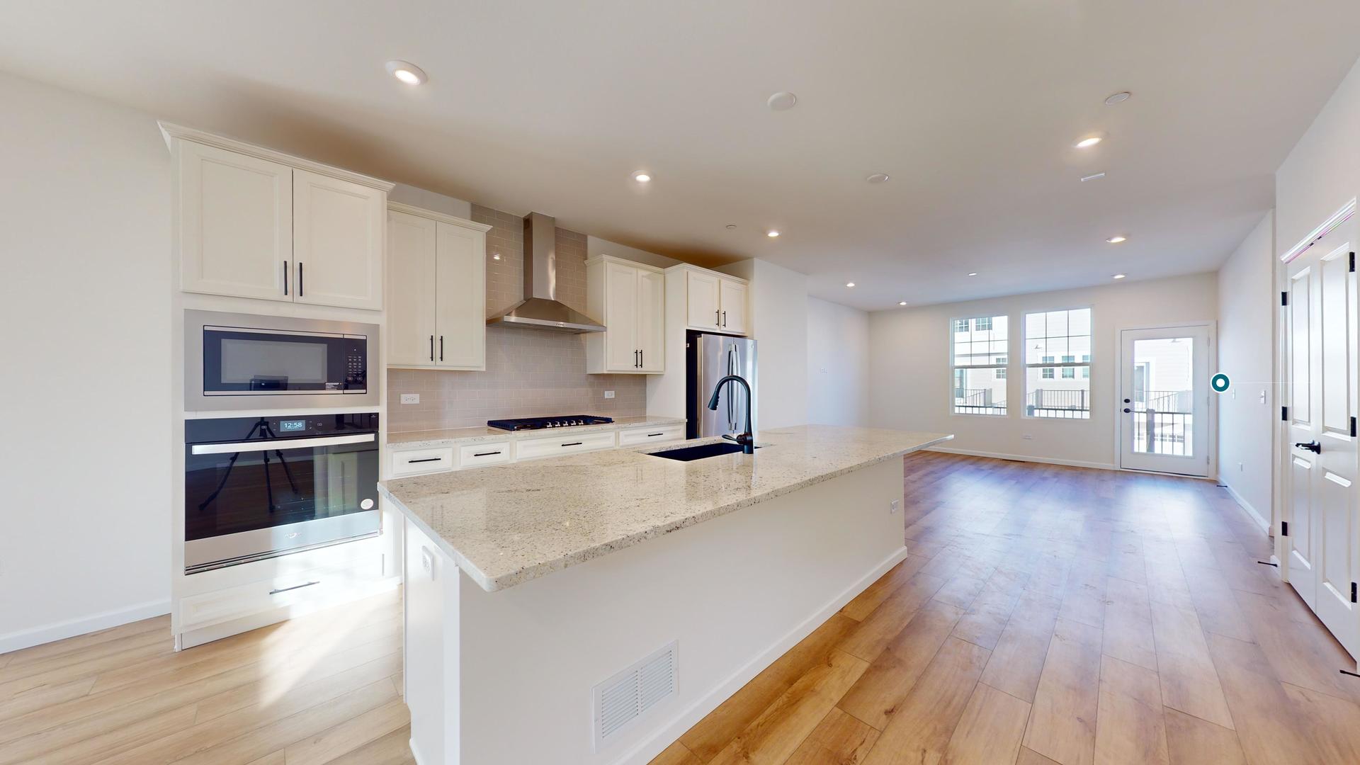 134 Yorktown Court, Libertyville, IL 60048