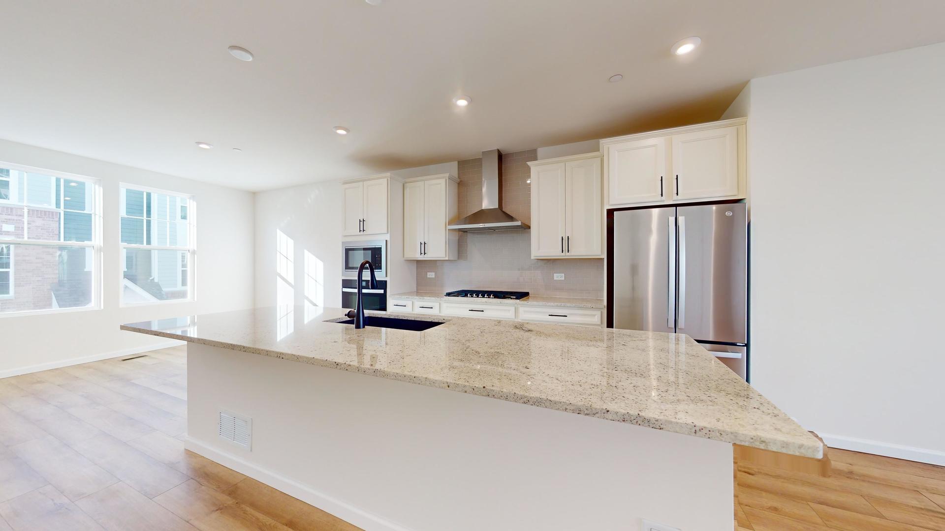 134 Yorktown Court, Libertyville, IL 60048