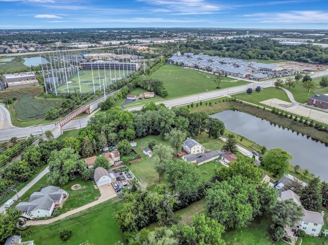 4S069 Barclay Road, Naperville, IL 60563