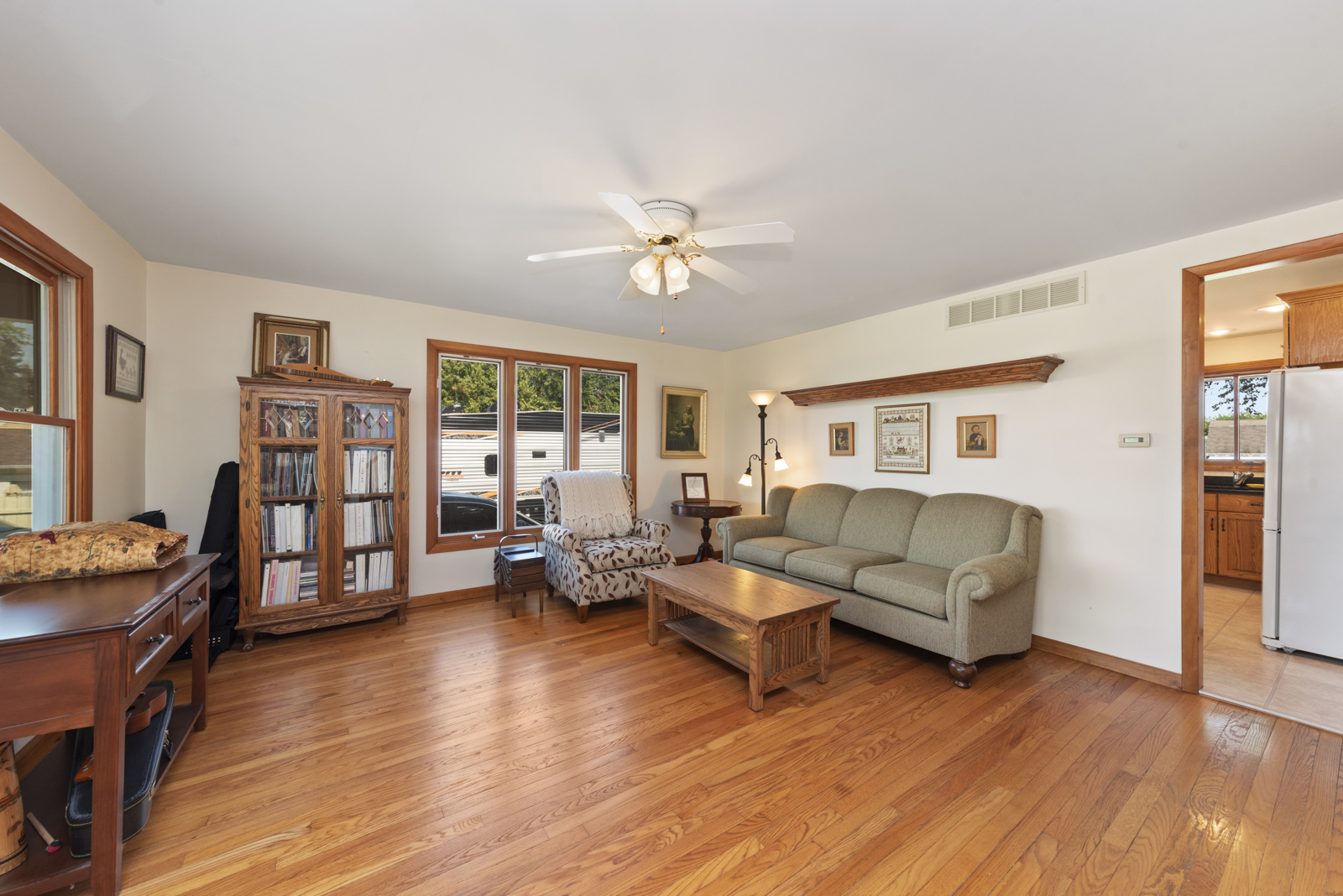 4S069 Barclay Road, Naperville, IL 60563