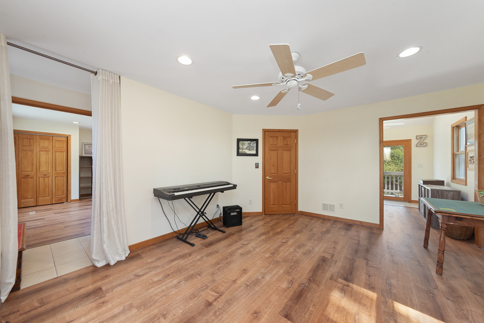 4S069 Barclay Road, Naperville, IL 60563