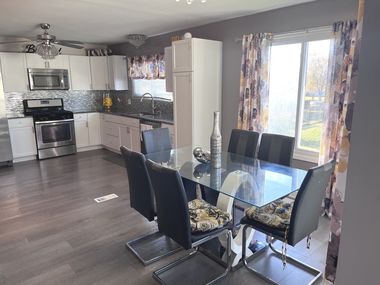 56 Timberlane Road, Matteson, IL 60443