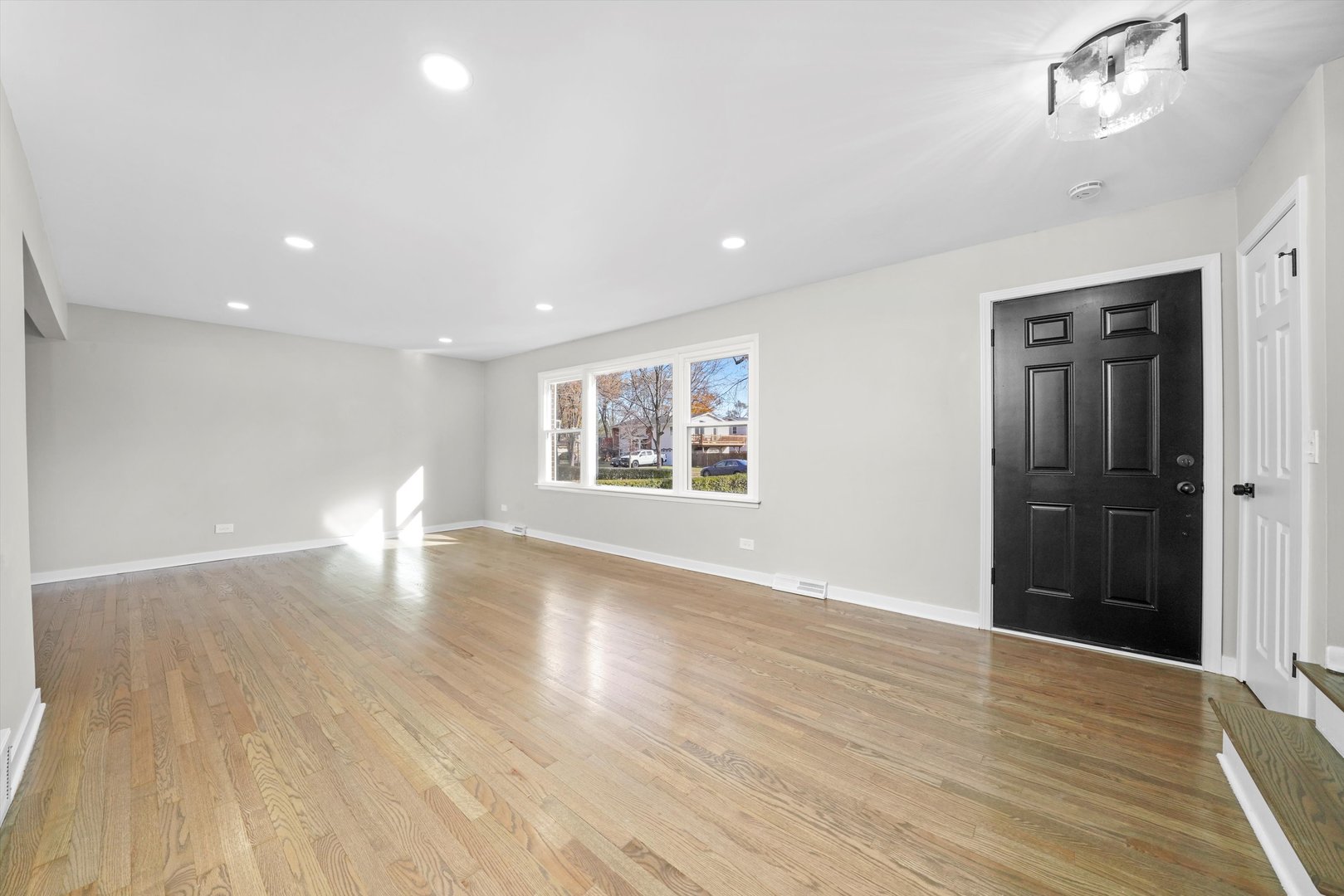 1404 S Birch Drive, Mount Prospect, IL 60056