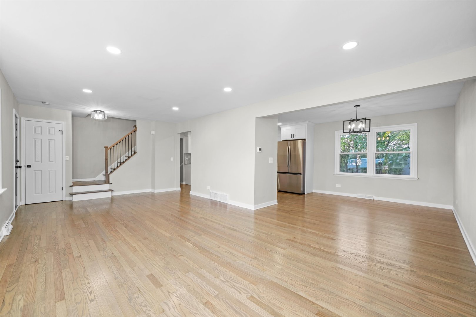 1404 S Birch Drive, Mount Prospect, IL 60056