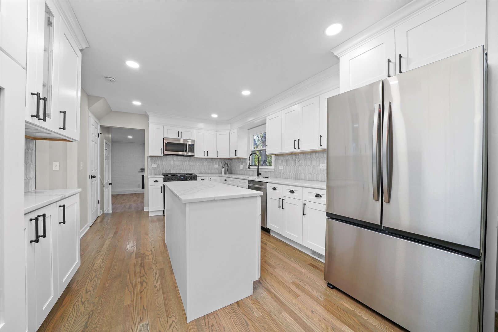 1404 S Birch Drive, Mount Prospect, IL 60056