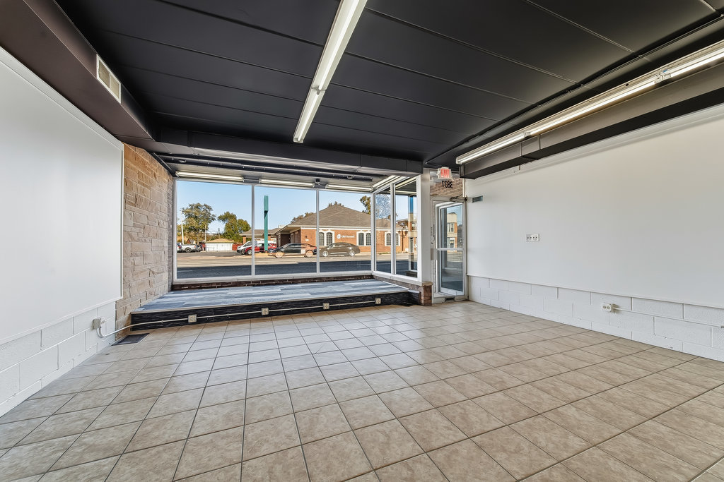 3837 W 95th Street, Evergreen Park, IL 60805