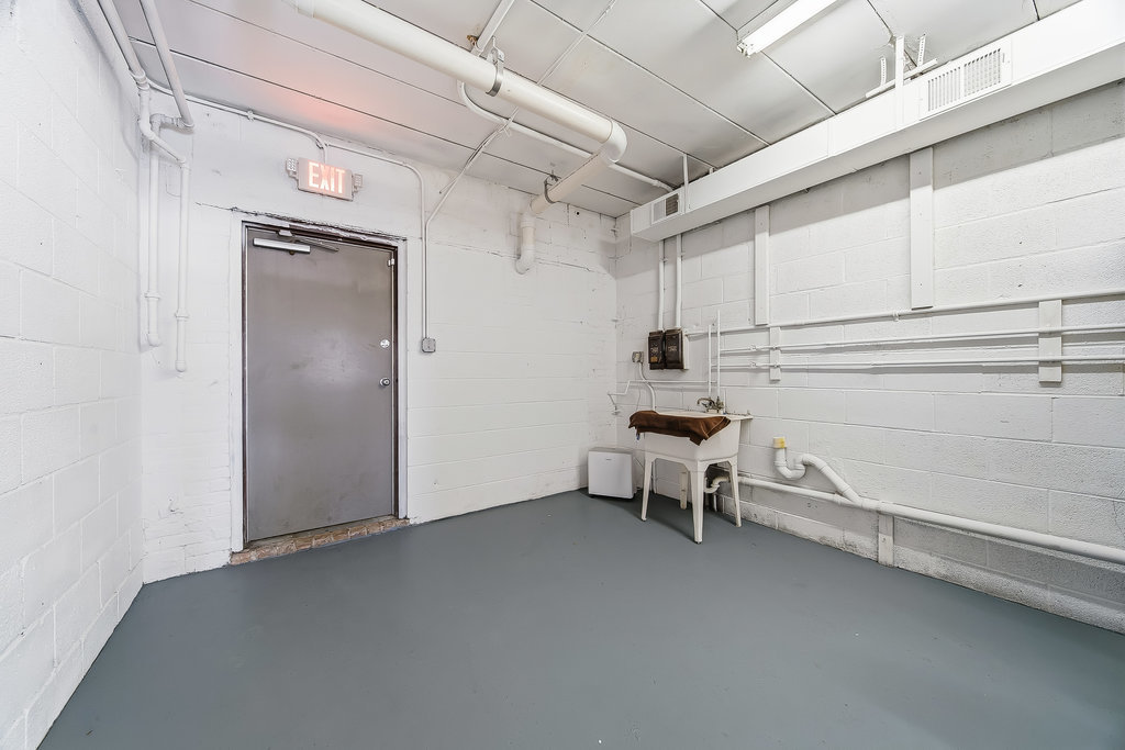 3837 W 95th Street, Evergreen Park, IL 60805