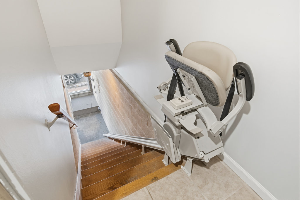 3837 W 95th Street, Evergreen Park, IL 60805