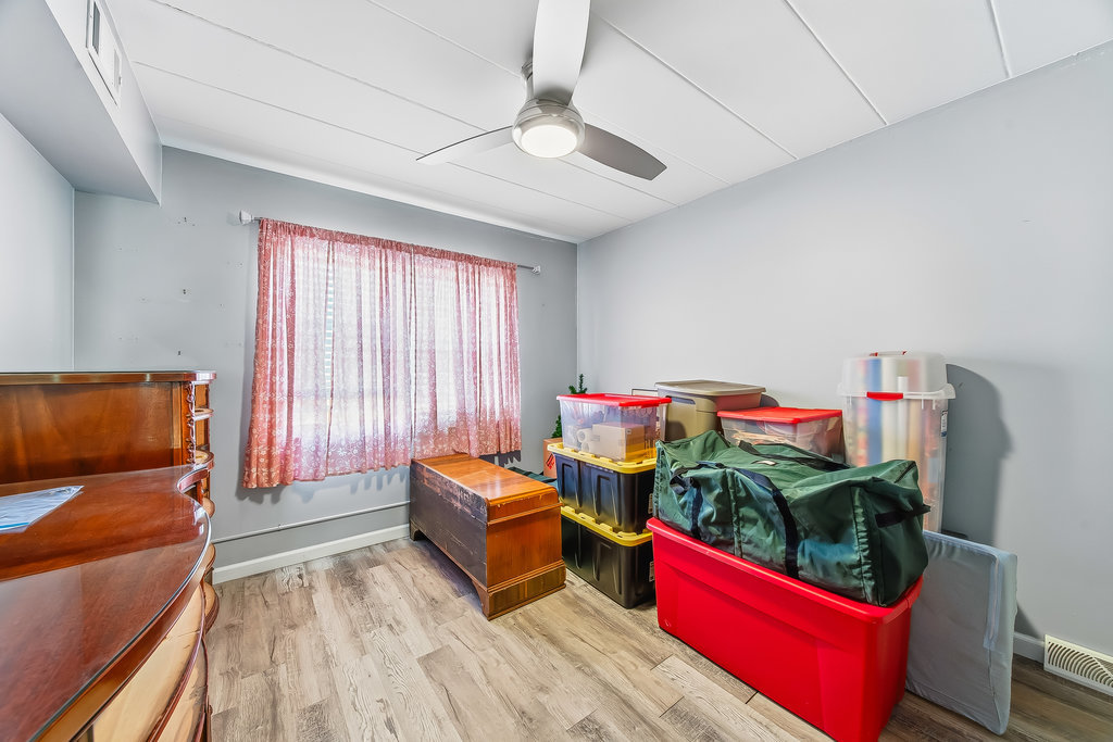 3837 W 95th Street, Evergreen Park, IL 60805