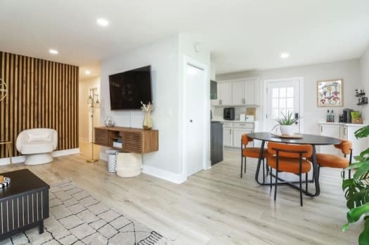 342 Seminole Lane, Carol Stream, IL 60188