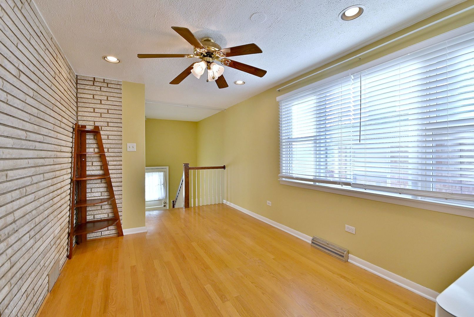 6513 N NEVA Avenue, Chicago, IL 60631