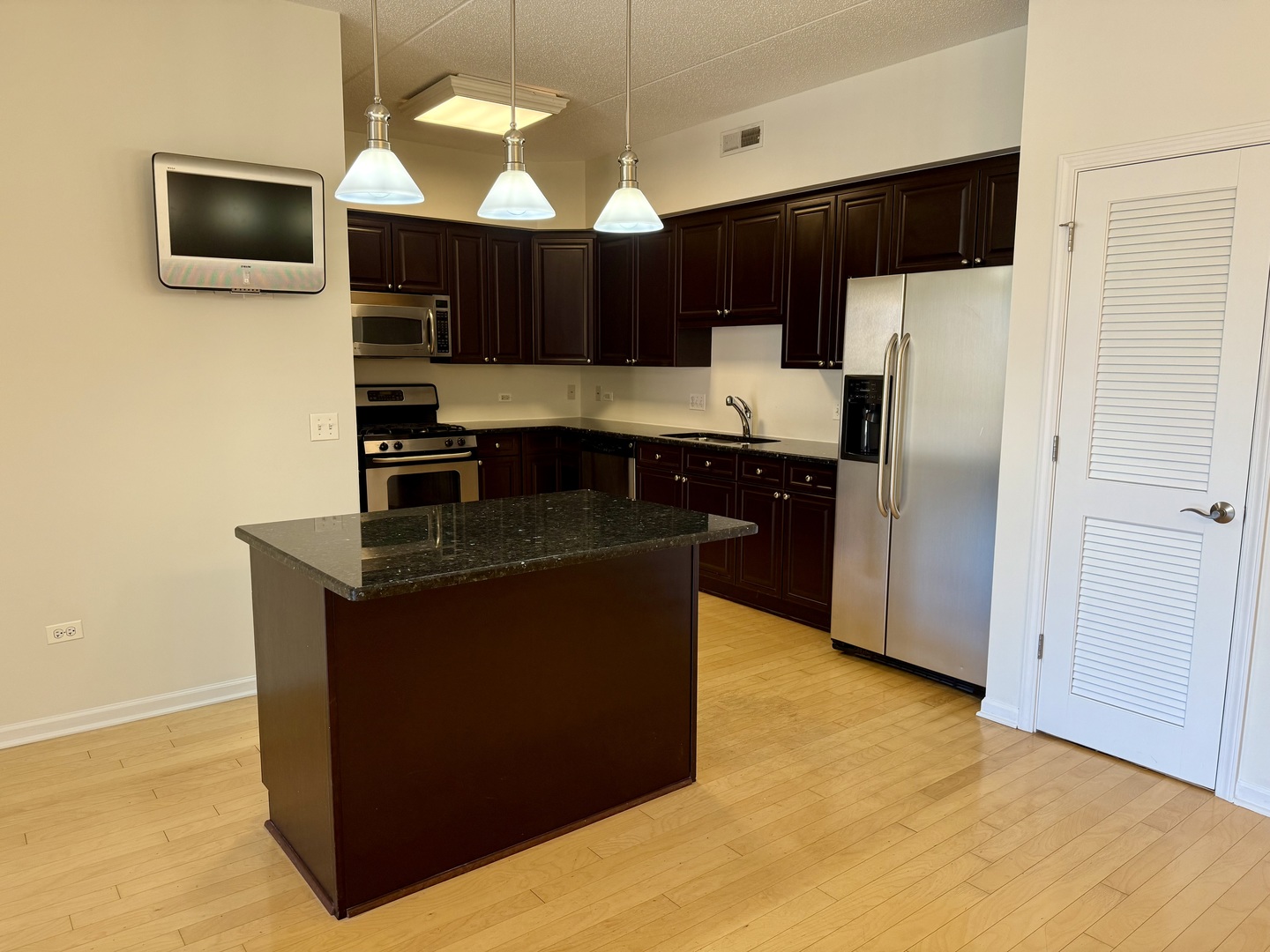 455 W Wood Street #212, Palatine, IL 60067