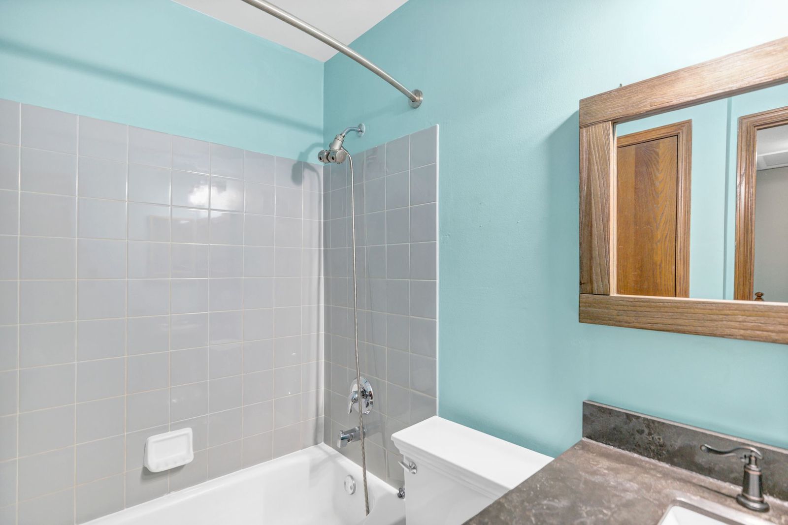 2116 Glasgow Court #2116, Hanover Park, IL 60133