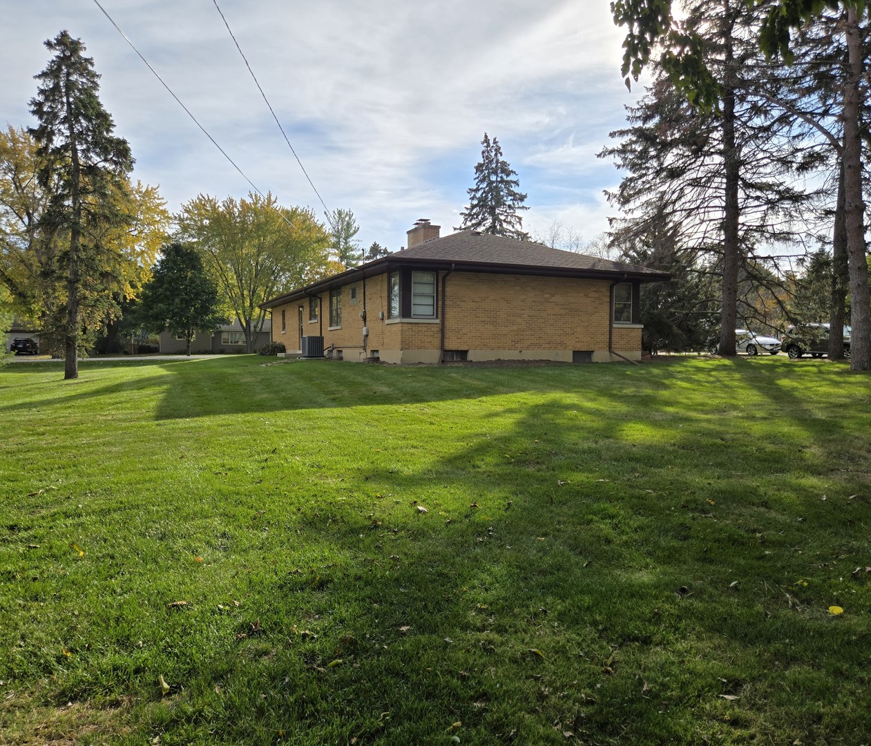 7N081 Hill Street, Roselle, IL 60172