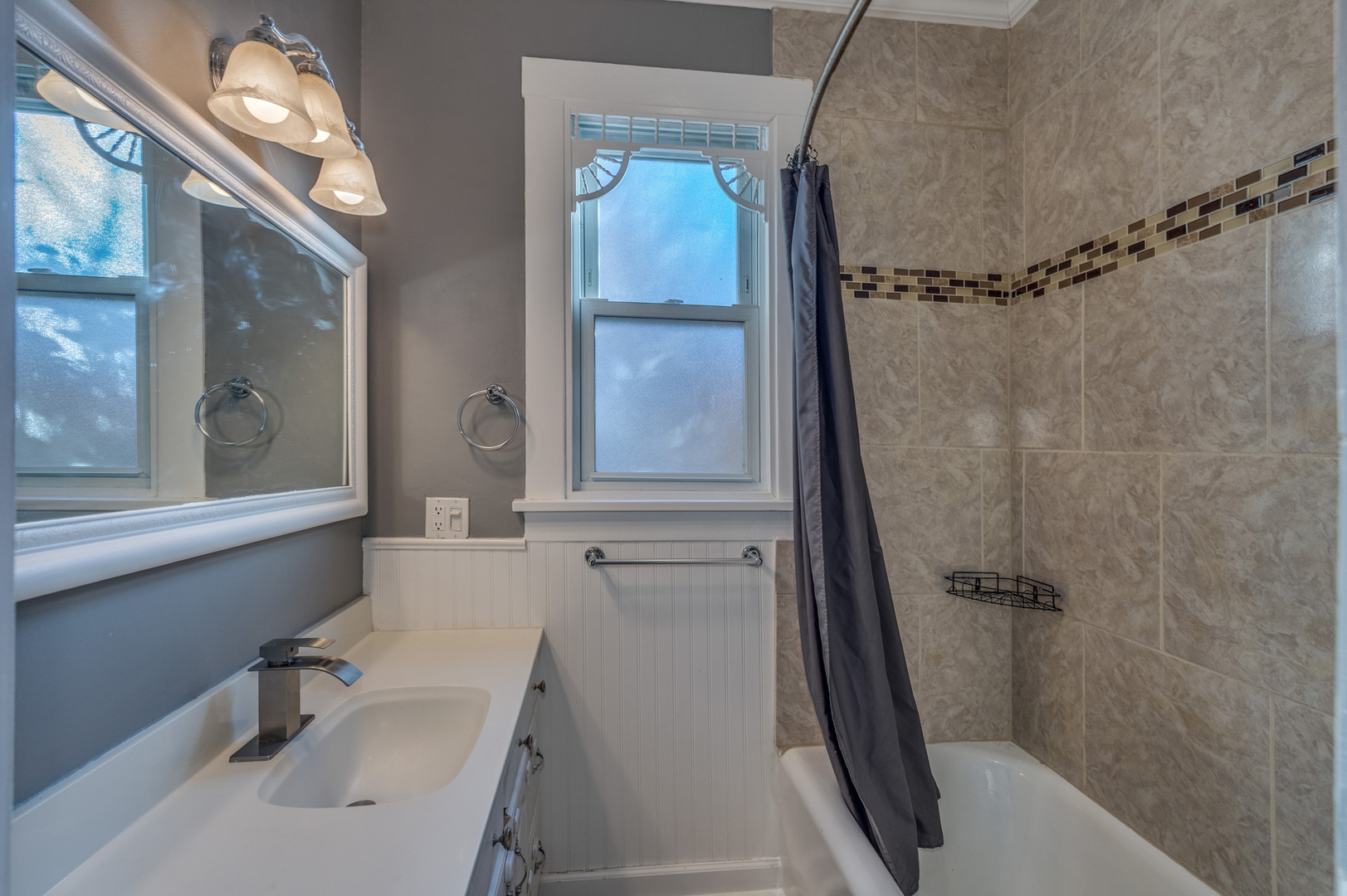 826 Kate Street, Elgin, IL 60123