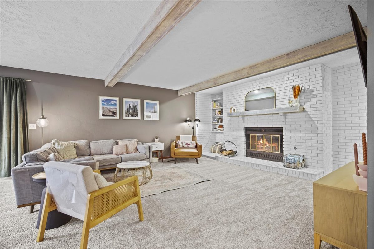 2603 Wellington Way, Bloomington, IL 61704