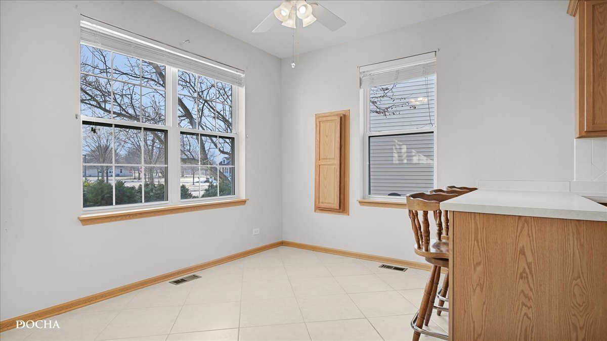 623 Queen Drive, Oswego, IL 60543