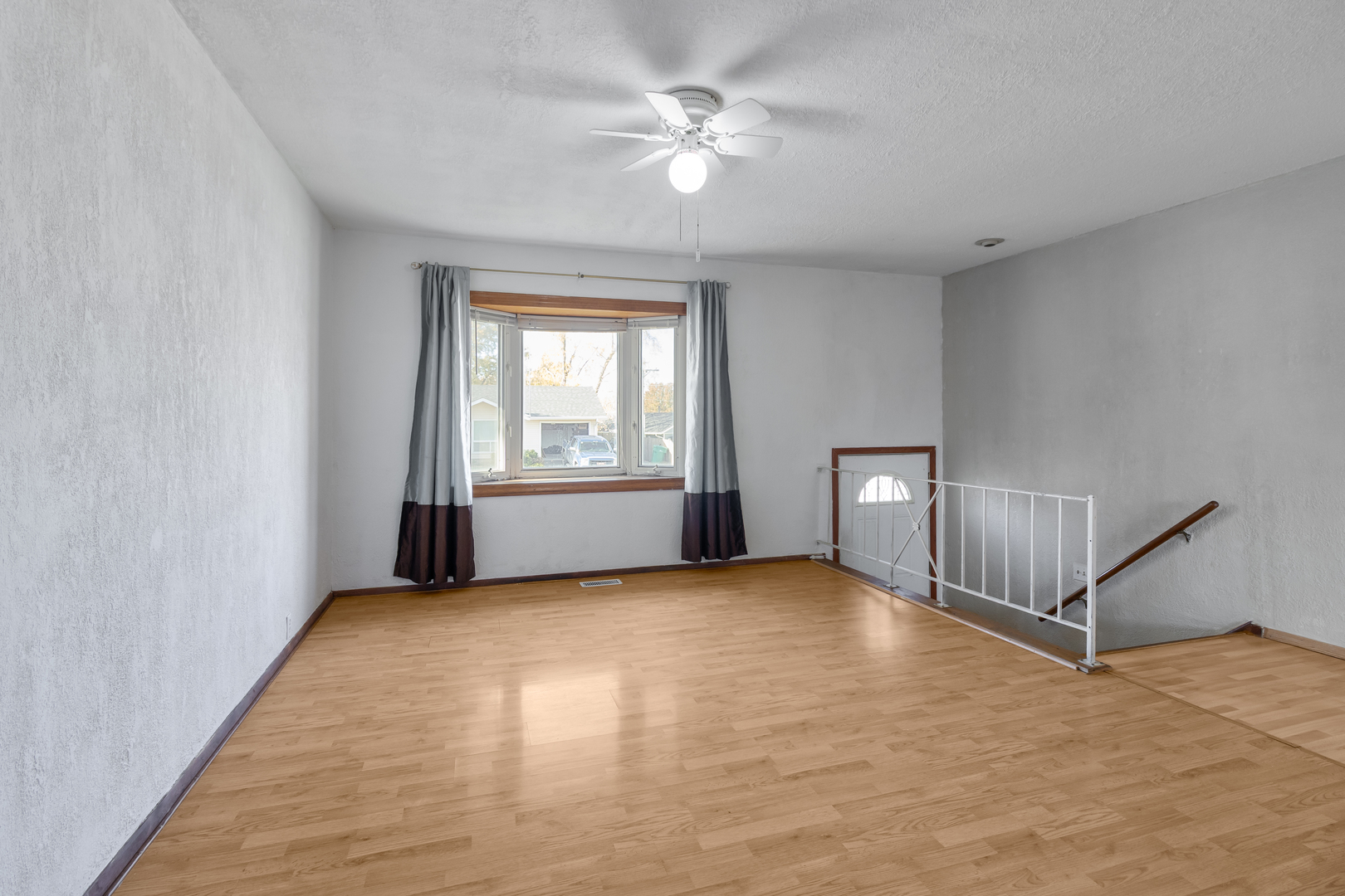 467 Arnold Avenue, Romeoville, IL 60441