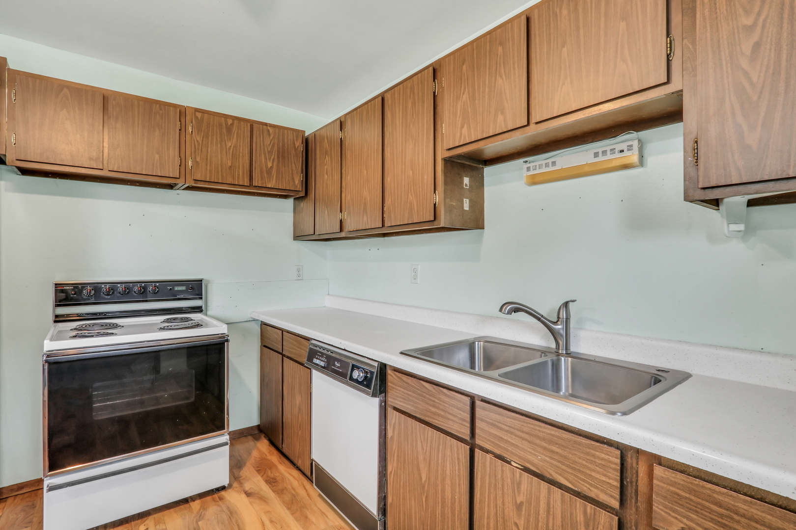 918 Ronald Terrace, Round Lake Beach, IL 60073