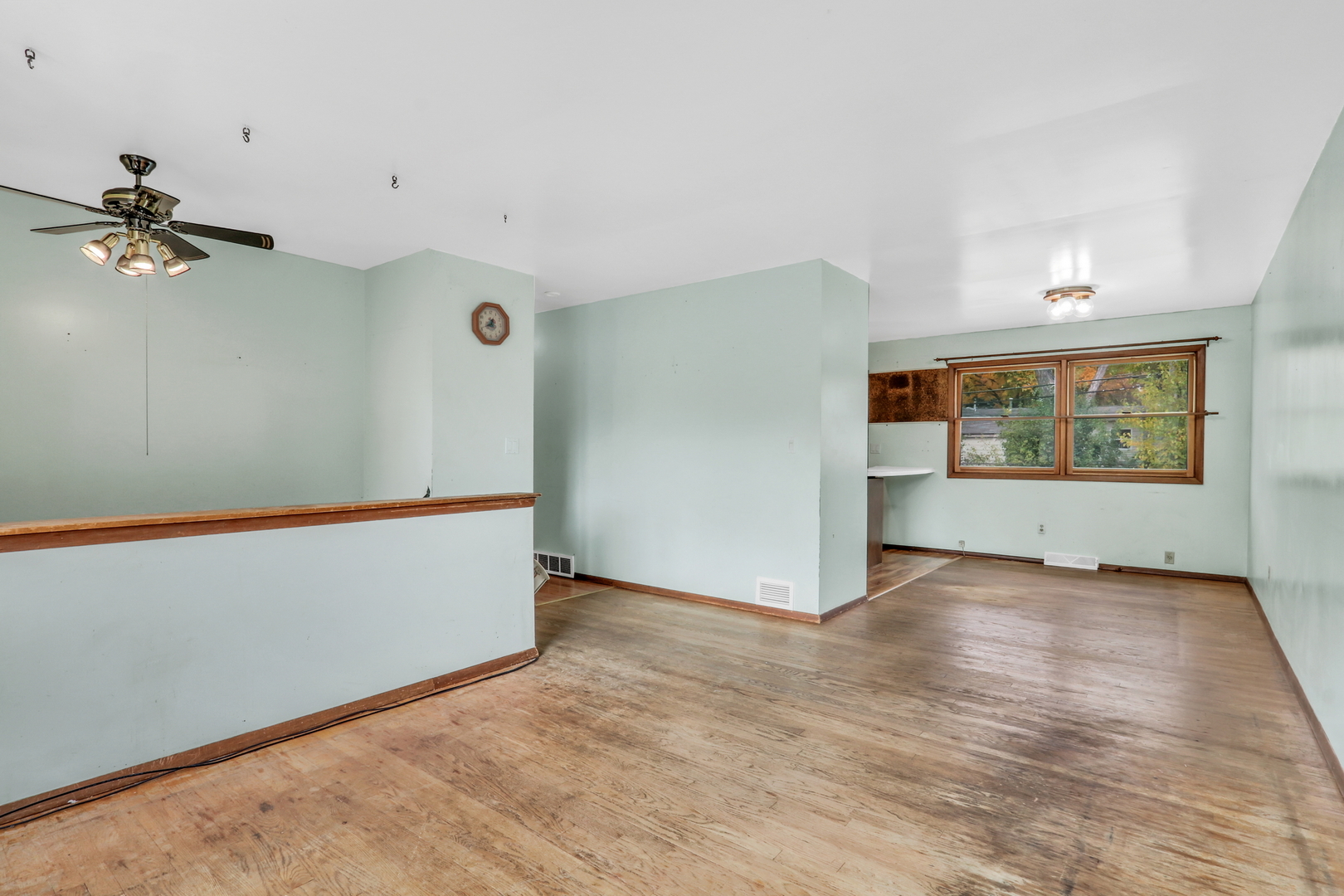 918 Ronald Terrace, Round Lake Beach, IL 60073