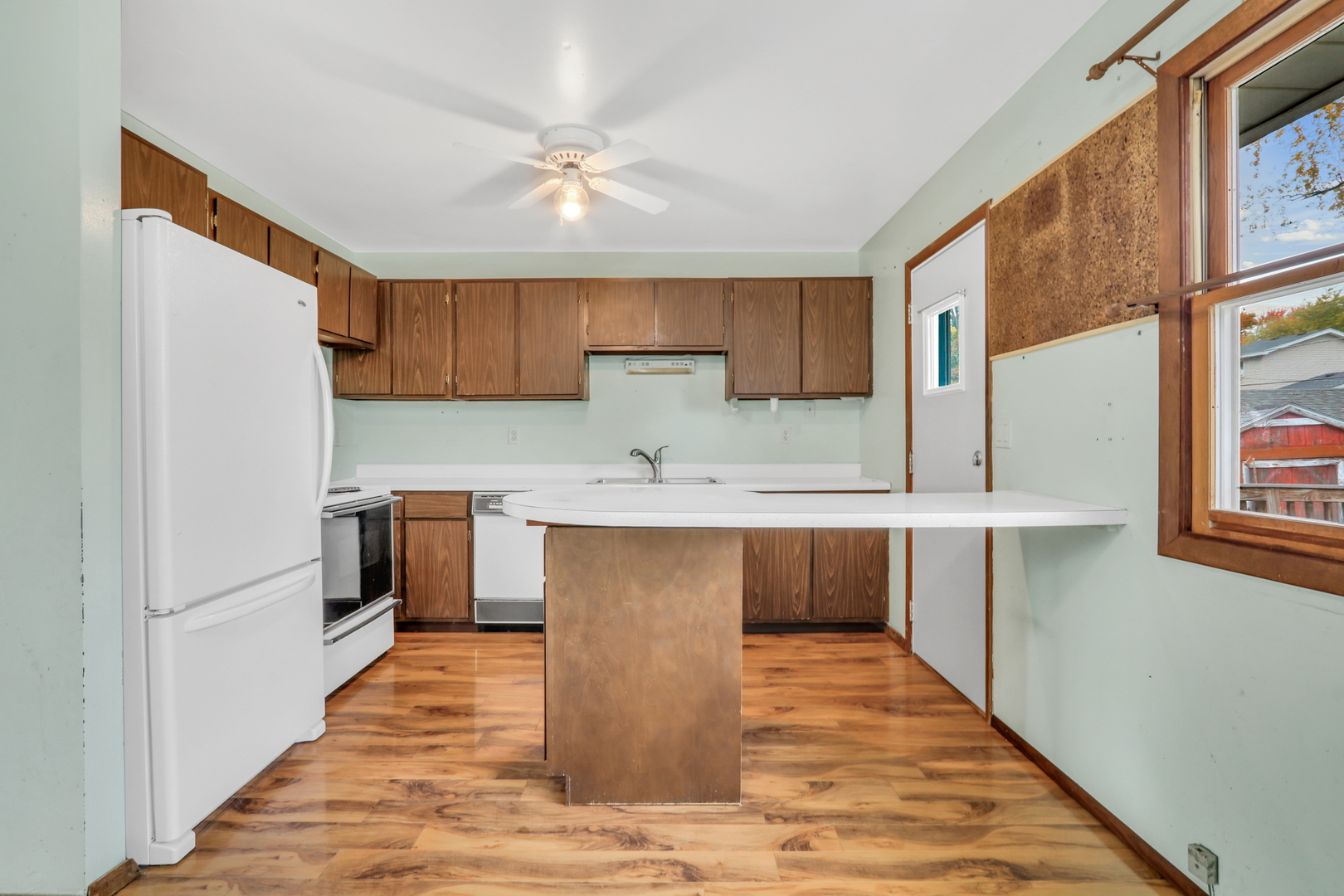 918 Ronald Terrace, Round Lake Beach, IL 60073