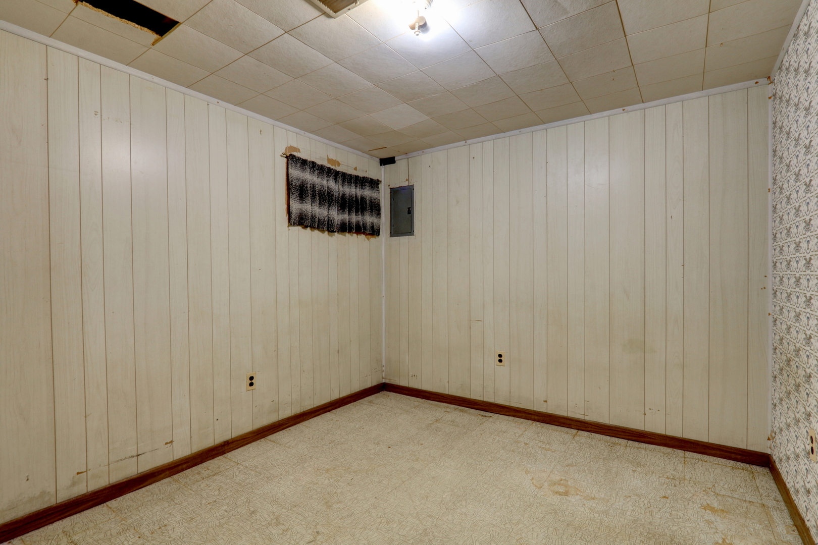 918 Ronald Terrace, Round Lake Beach, IL 60073