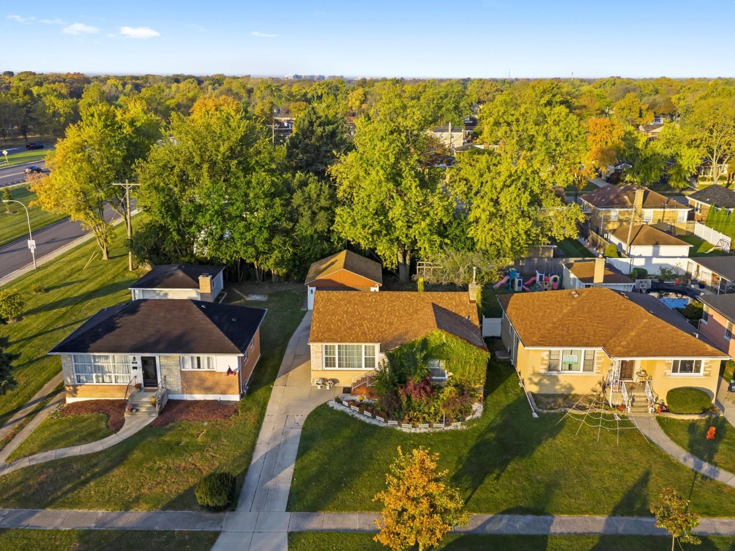 2136 Bristol Avenue, Westchester, IL 60154