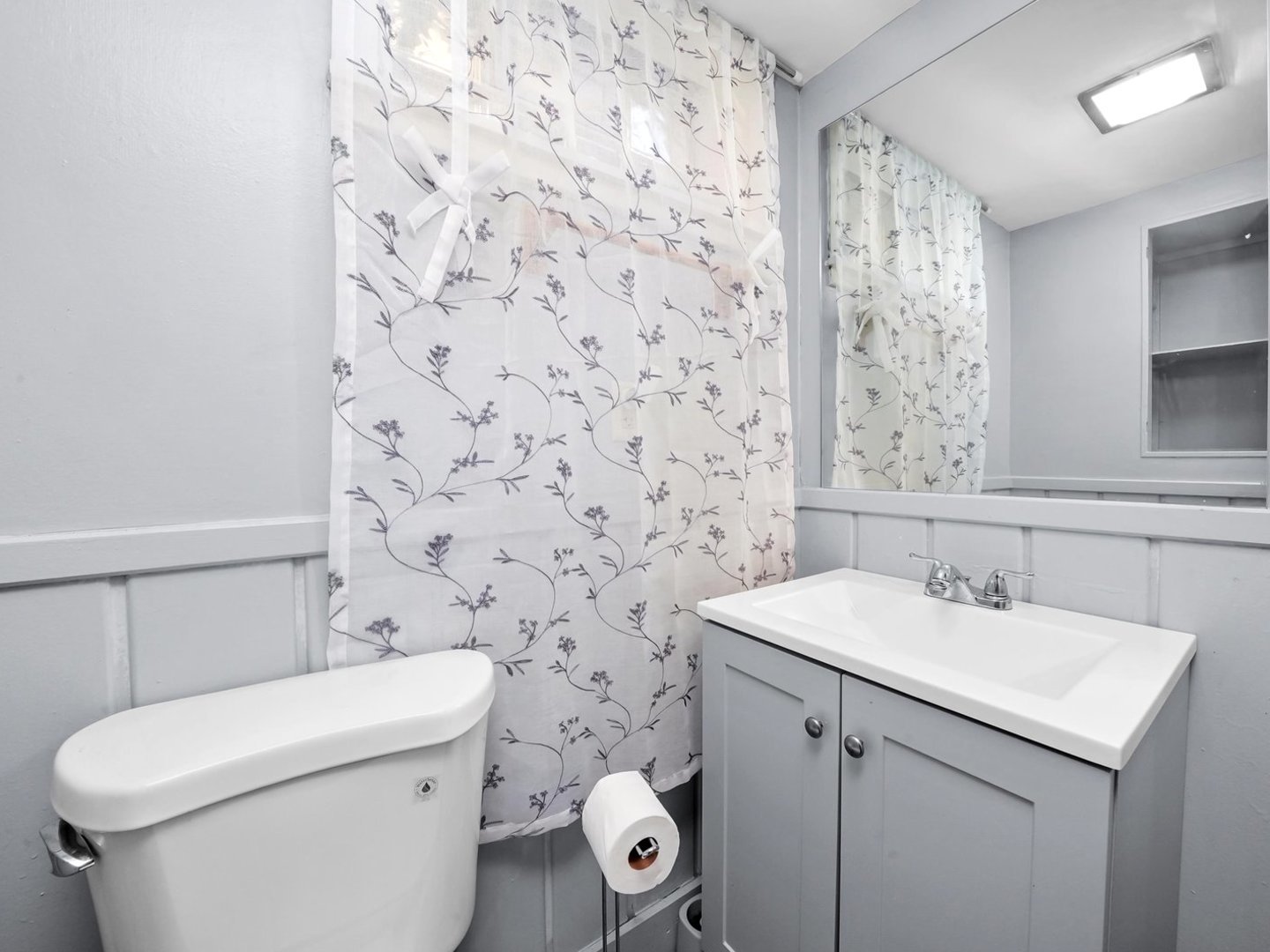 2136 Bristol Avenue, Westchester, IL 60154