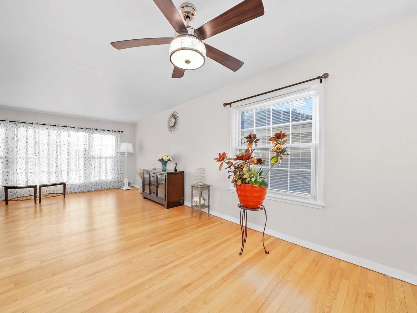 2136 Bristol Avenue, Westchester, IL 60154