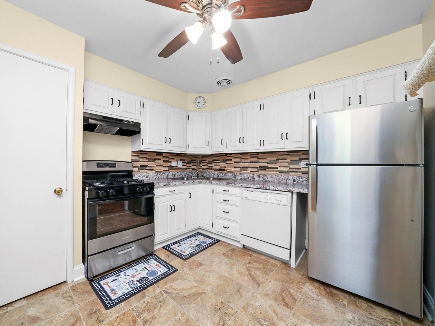 2136 Bristol Avenue, Westchester, IL 60154