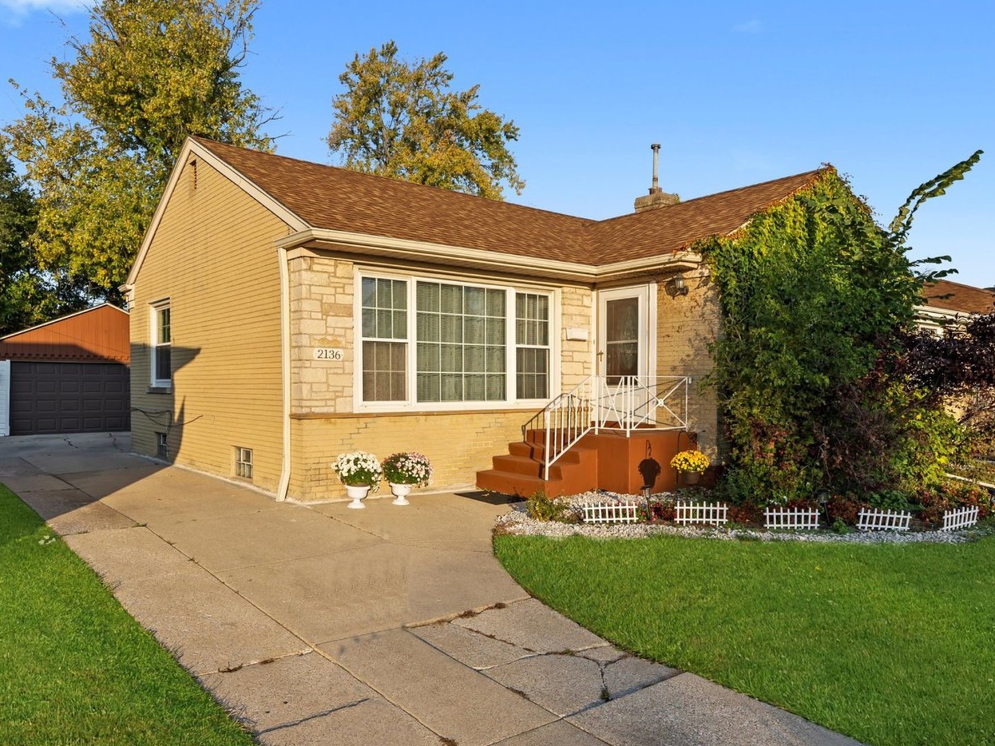 2136 Bristol Avenue, Westchester, IL 60154