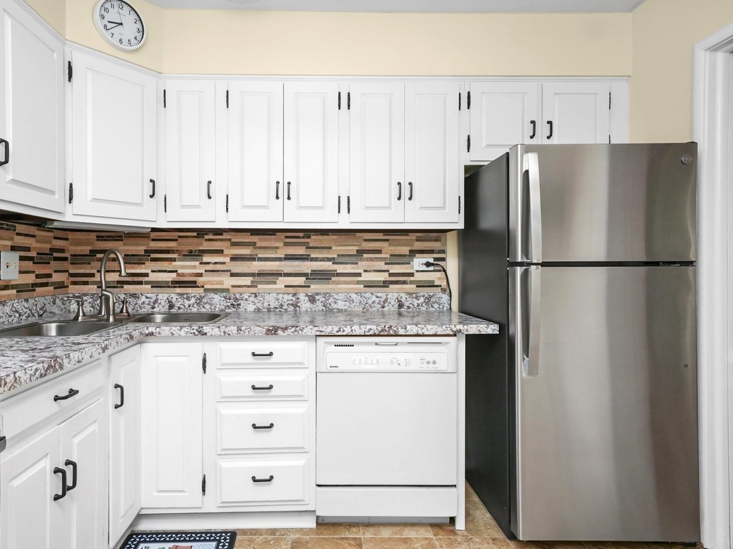 2136 Bristol Avenue, Westchester, IL 60154