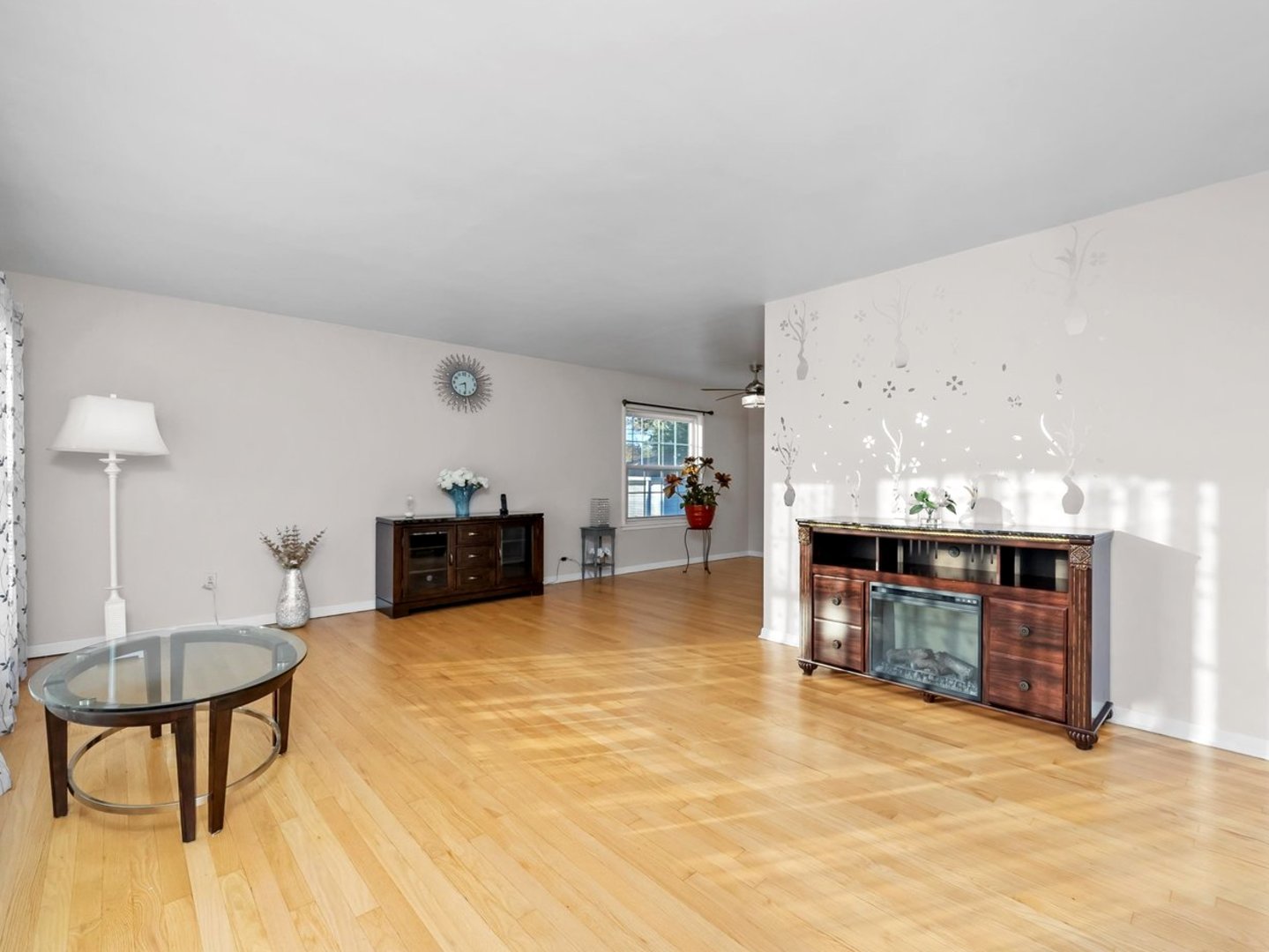 2136 Bristol Avenue, Westchester, IL 60154